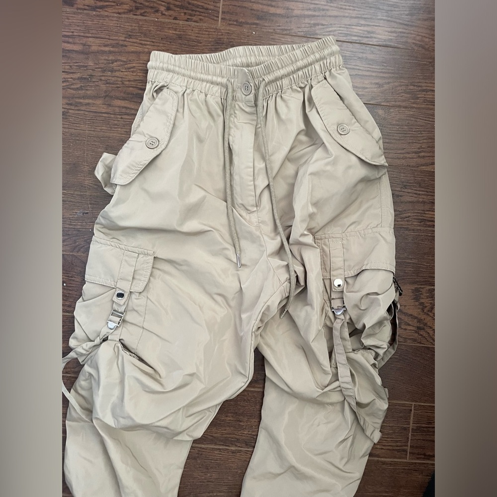 Moon River Beige Ruched Cargo Track Pants - Picture 5 of 8